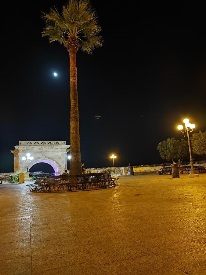 La Casetta Nel Centro Кальярі Екстер'єр фото